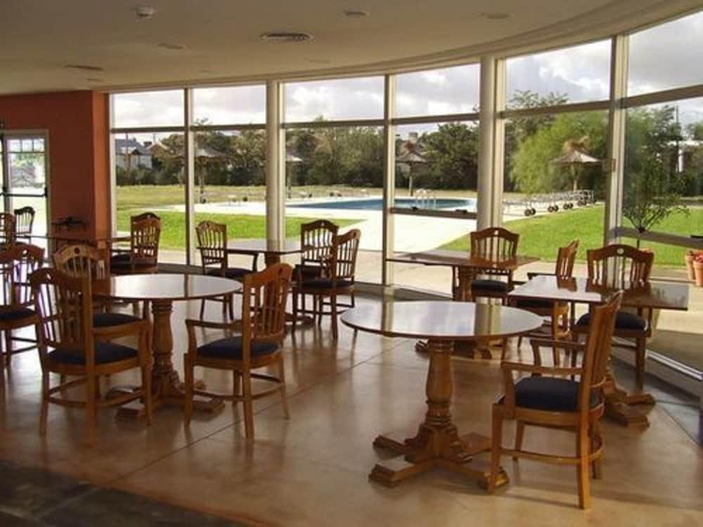 Paradores Austral Bahía Blanca Exterior foto